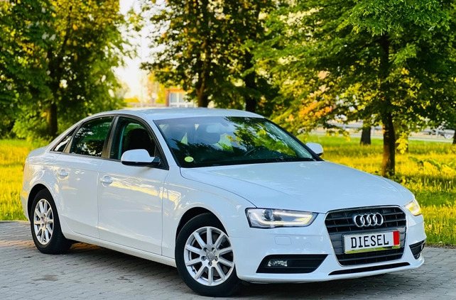 Audi A4 cena 47900 przebieg: 204535, rok produkcji 2013 z Ząbki małe 742